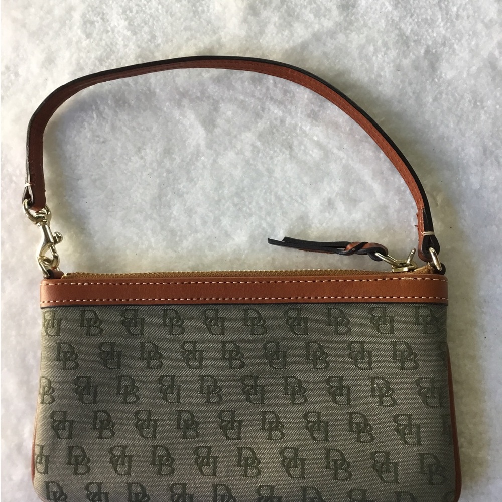 DOONEY AND BOURKE IVY GREEN WRISTLET - Picture 3 of 4